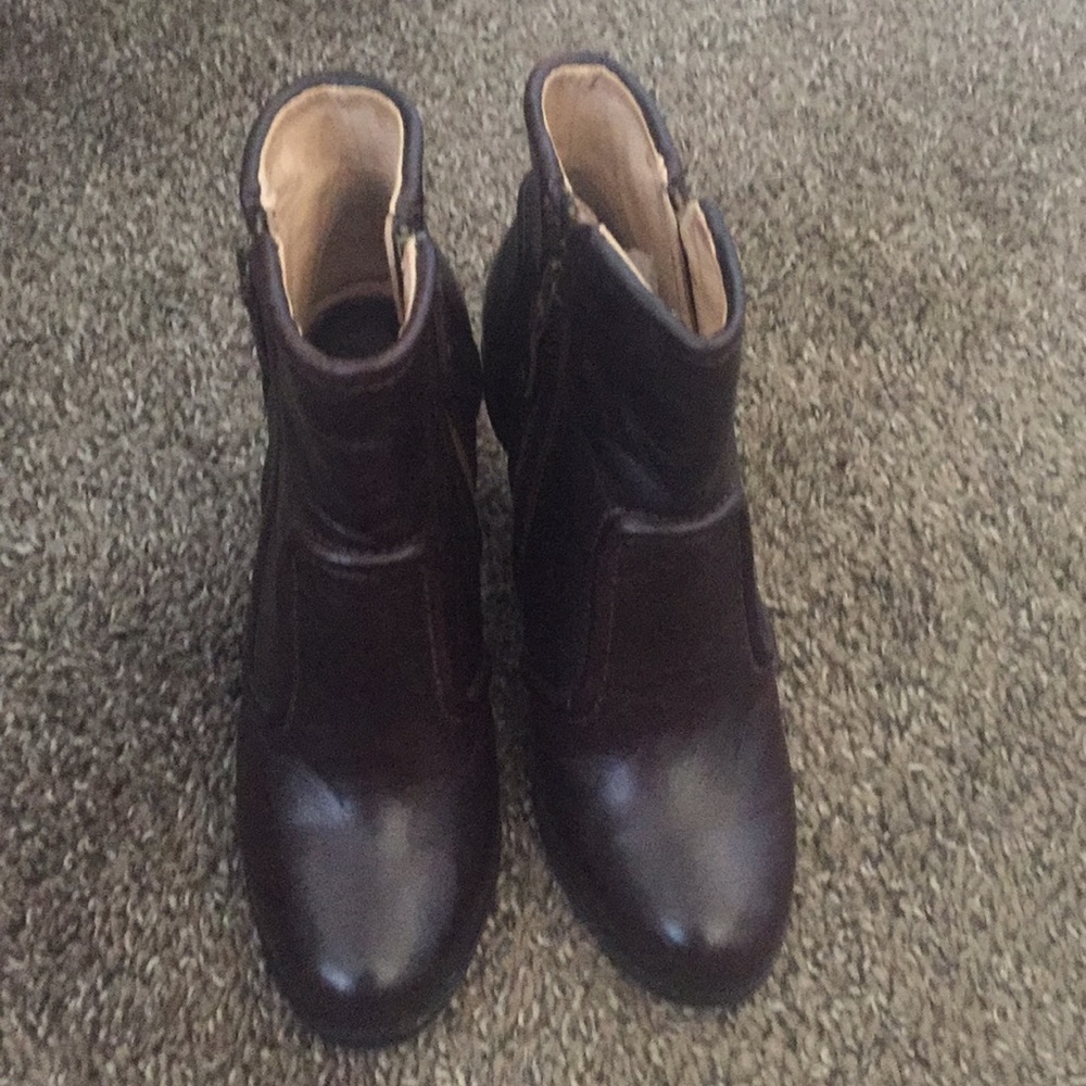 Frye Sylvia Piped booties